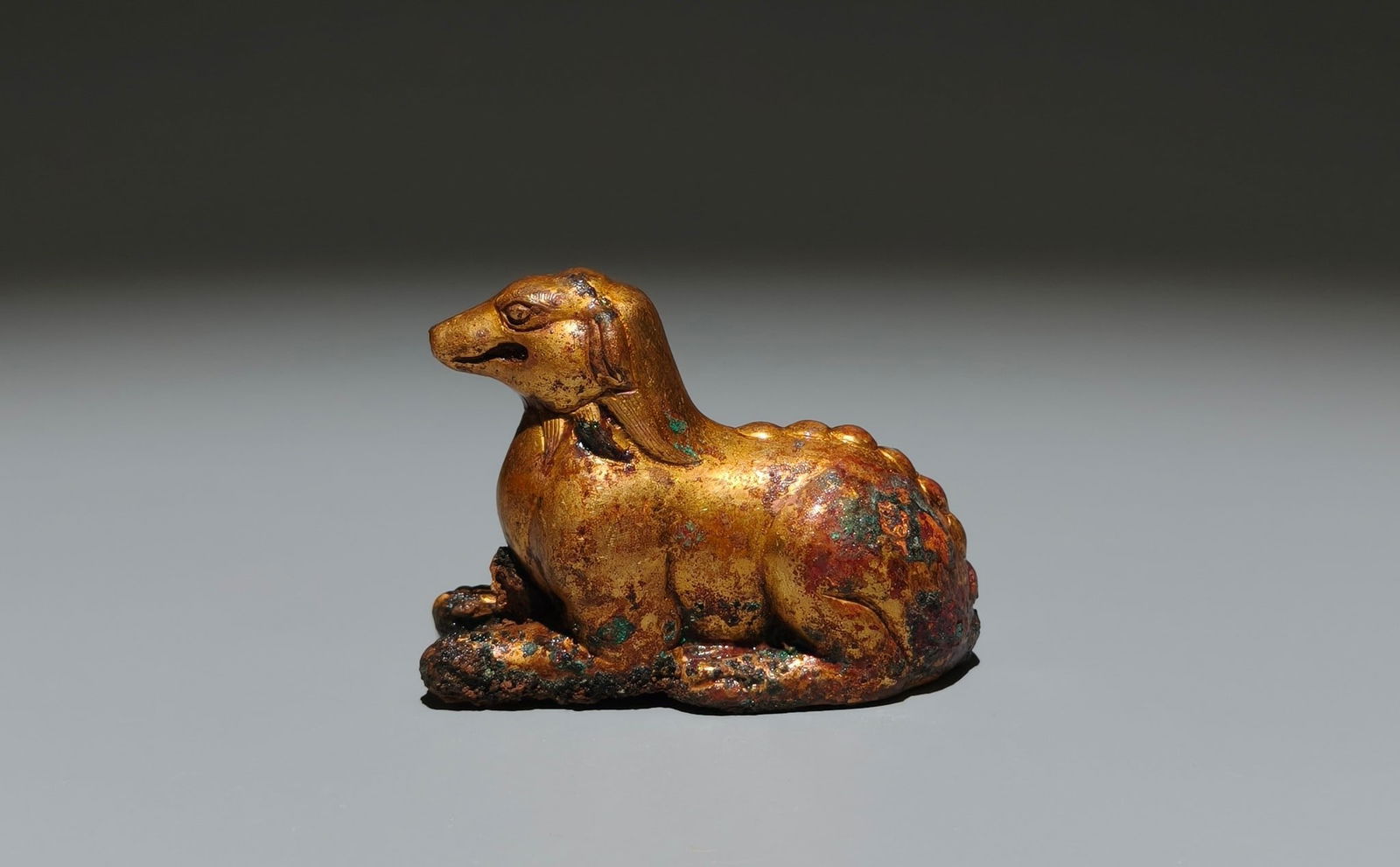 An Exquisite Gilt Bronze Auspicious Beast Ornament (1 of 9)