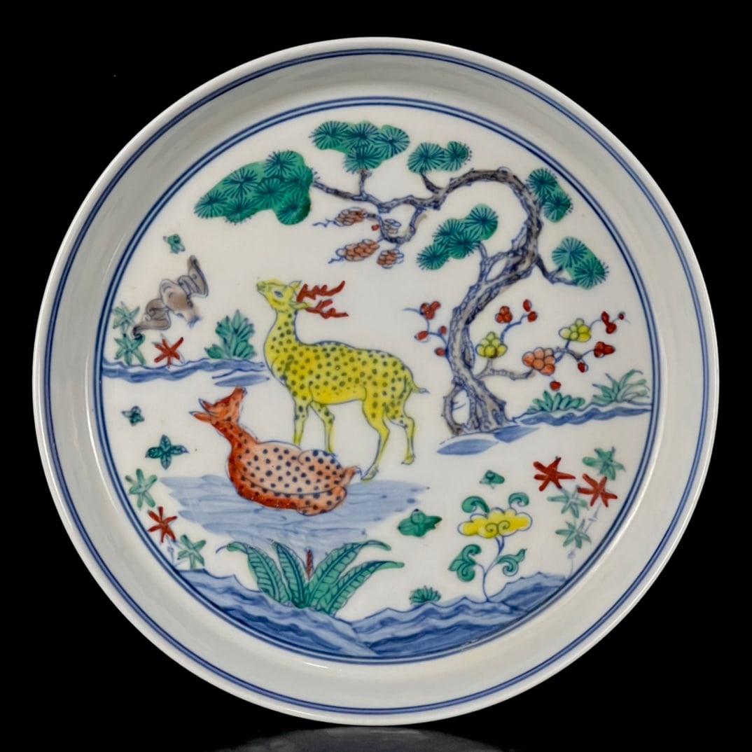 An Exquisite Doucai Pine and Deer Pattern Plate - 2