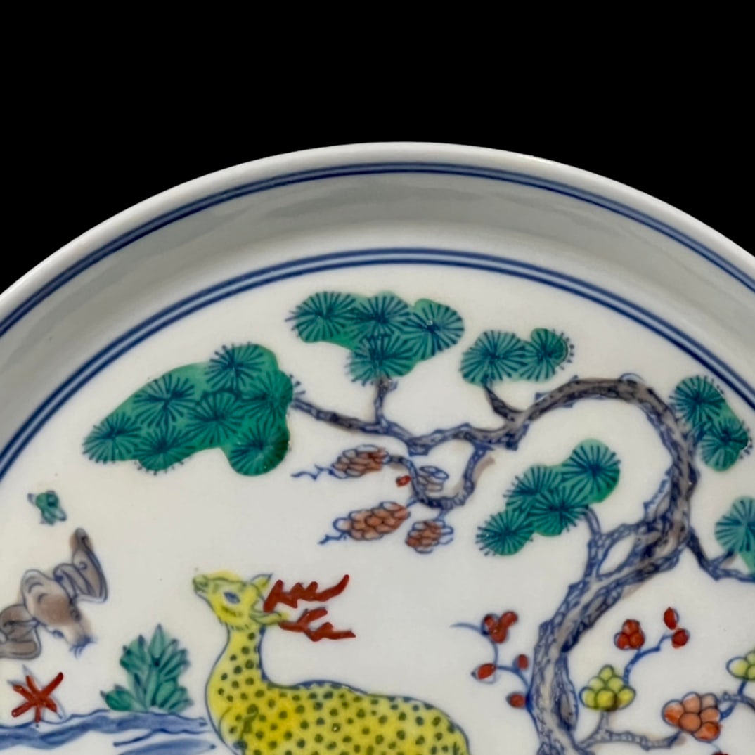 An Exquisite Doucai Pine and Deer Pattern Plate - 3