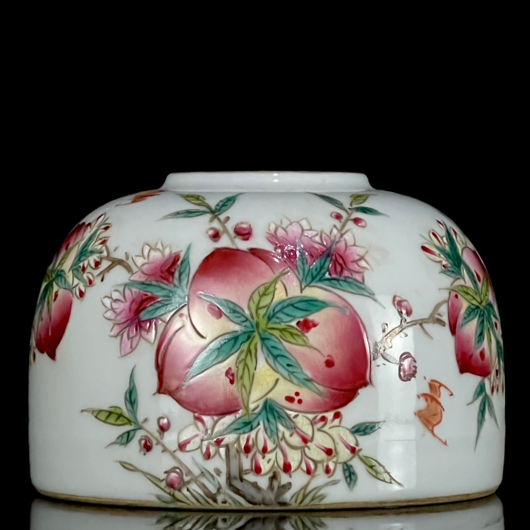 An Exquisite Famille-Rose Painted Gold Bats and Peach Pattern Water Pot: An Exquisite Famille-Rose Painted Gold Bats and Peach Pattern Water Pot,Qing Dynasty, China,Yongzheng Six-character Mark,Size:3.1inx4.7in 