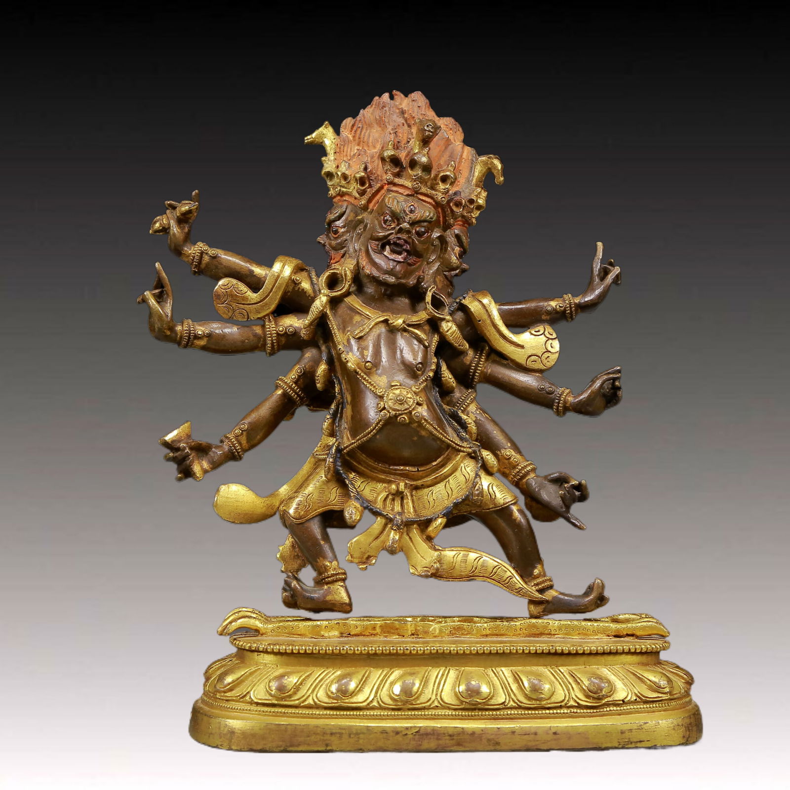 A Solemn Gilt Bronze Statue of Vajra: A Solemn Gilt Bronze Statue of Vajra,Ming Dynasty, China,Size:5.5inx2.8inx7.1in,Weight:1810g 铜鎏金金刚像，明代