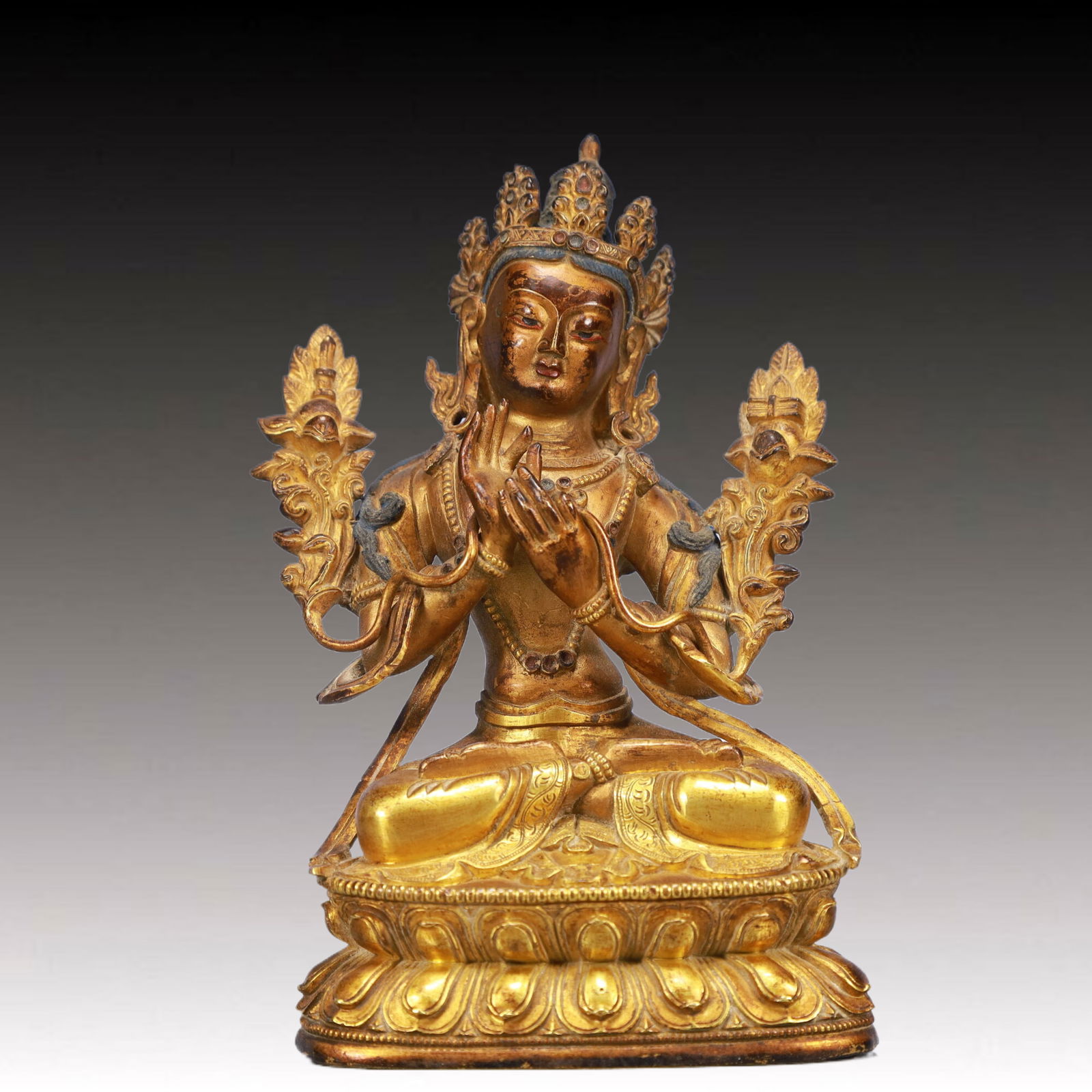 A Solemn Gilt Bronze Statue of Amitayus: A Solemn Gilt Bronze Statue of Amitayus , Qing Dynasty, China, Size:9x6x5.9in, Weight:1100g 铜鎏金无量寿佛像,中国清代