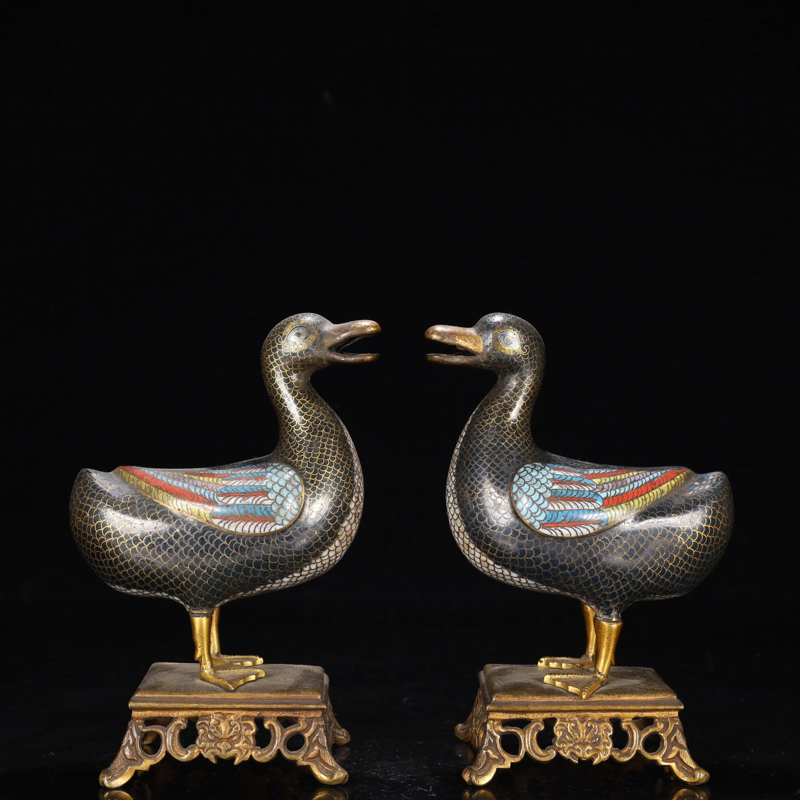 A Pair of Cloisonne 'Duck' Ornaments: A Pair of Cloisonne 'Duck' Ornaments. Chinese Qing Dynasty. Size:4.3inx2.6inx6.7in. Weight:790g. 清代 景泰蓝鸭子摆件一对