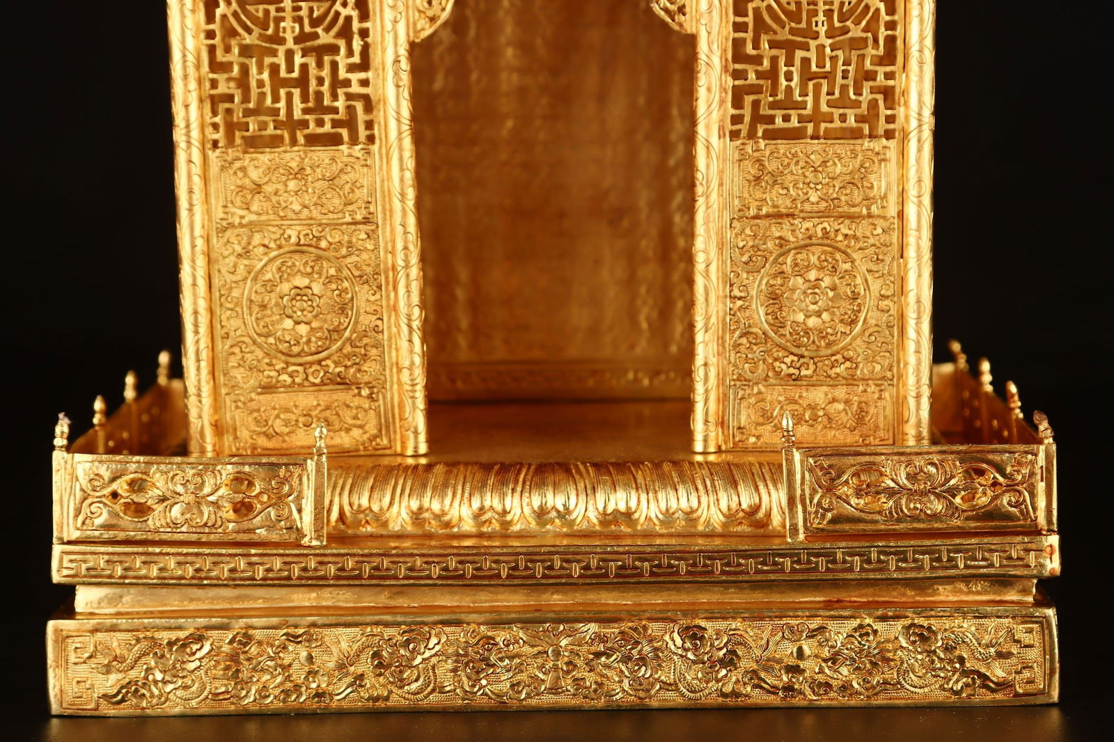 A Rare Gilt Bronze Figure Pattern Pagoda,With Scriptures - 6