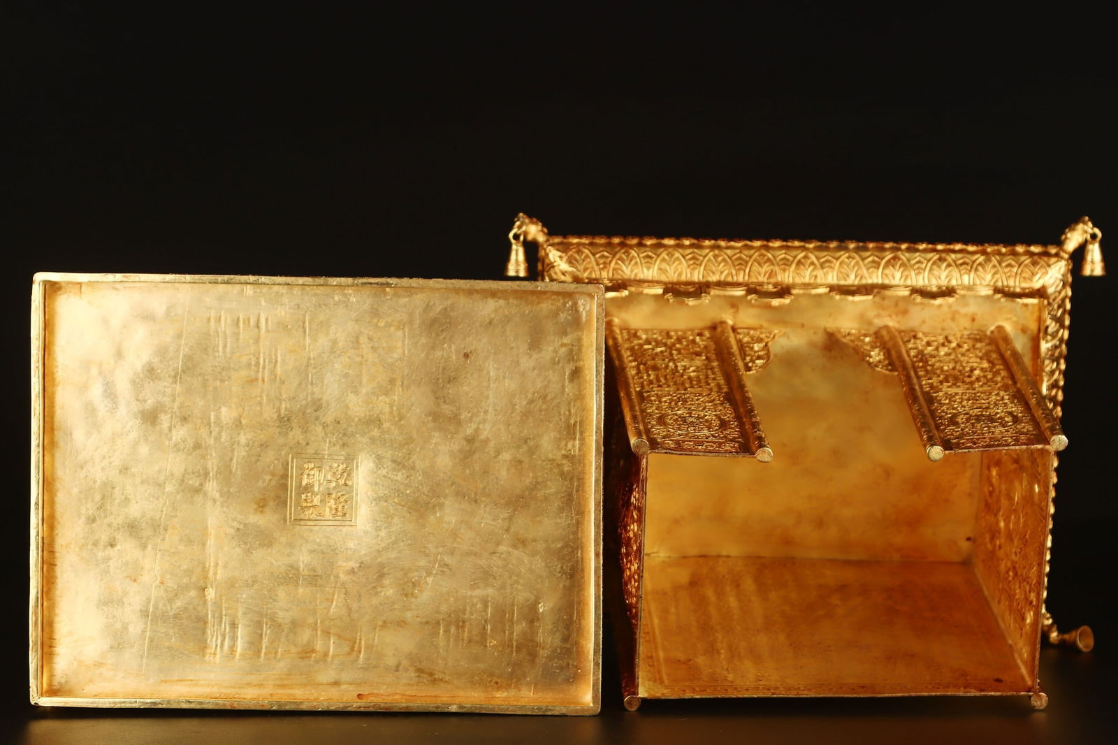 A Rare Gilt Bronze Figure Pattern Pagoda,With Scriptures - 9