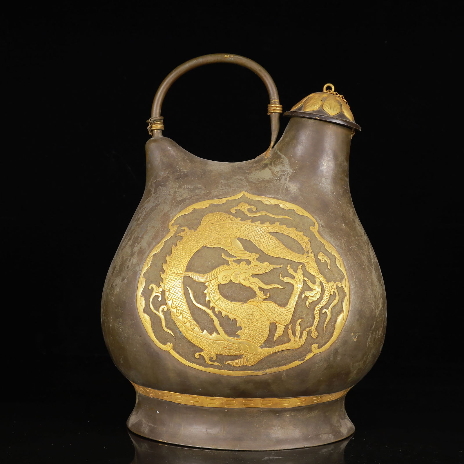 An Exquisite Gilt Silver Dragon Pattern Ewer (1 of 12)