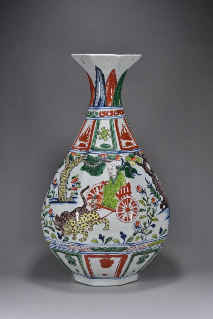 A Huge Wucai Character and Story Pattern Vase (1 of 9)