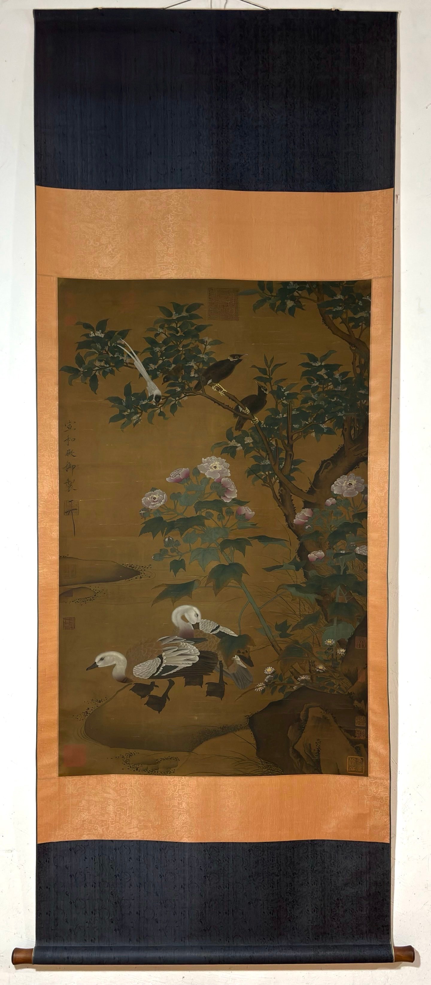 A Chinese Vertical Scroll Ink Painting of Flower and Bird on Silk,Song Huizong (1 of 9)