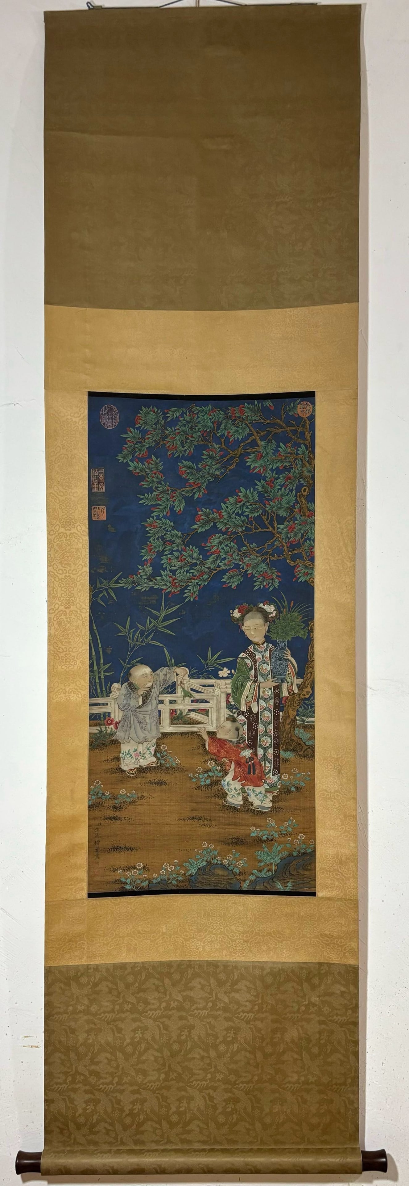 A Chinese Vertical Scroll Ink Painting of Figure on Silk,Jin Yanbiao: A Chinese Vertical Scroll Ink Painting of Figure on Silk,Jin Yanbiao,Size:(Without frame)34.6inx16.1in 一幅中国水墨绢本人物画立&