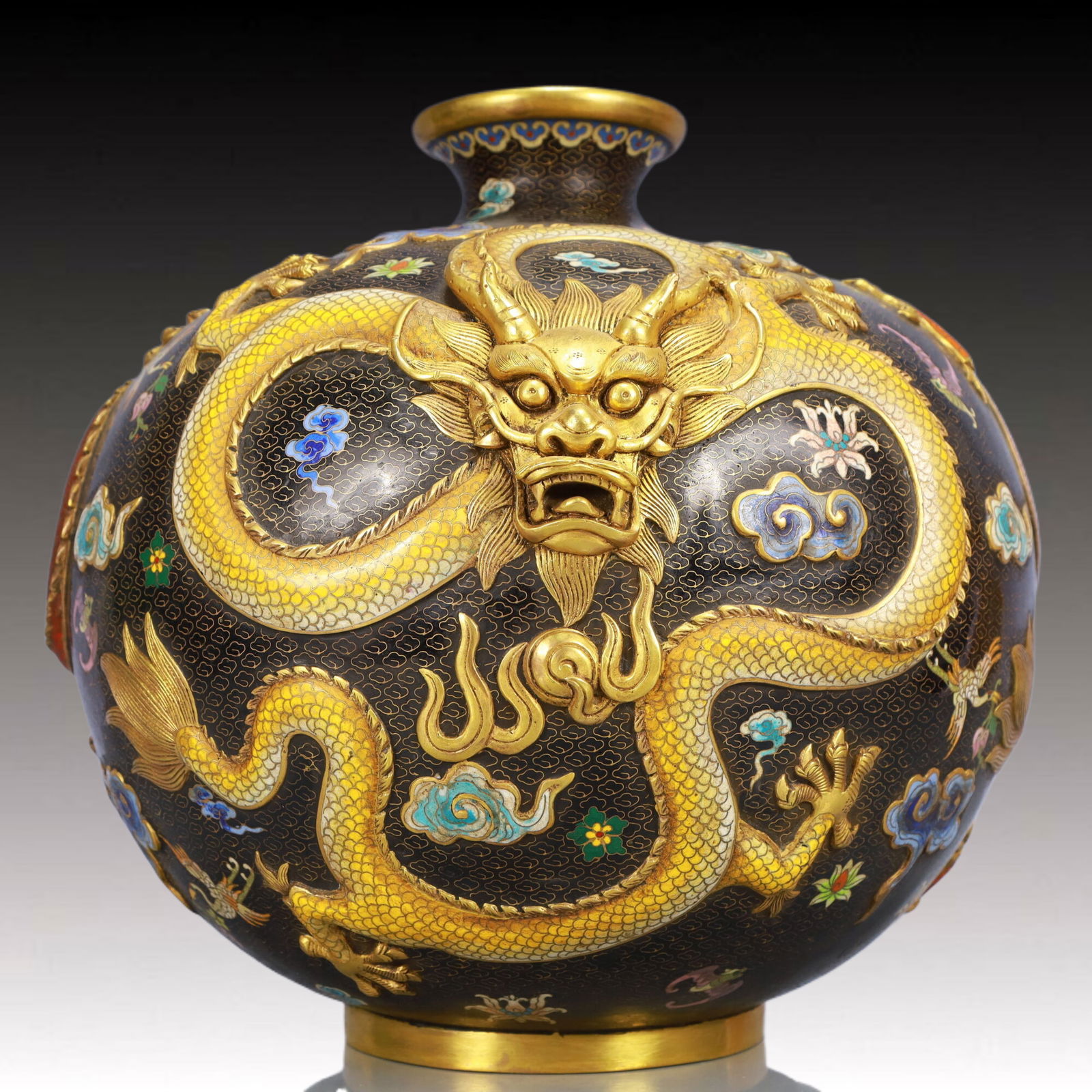 A Rare Cloisonne Dragon Pattern Vase - 4