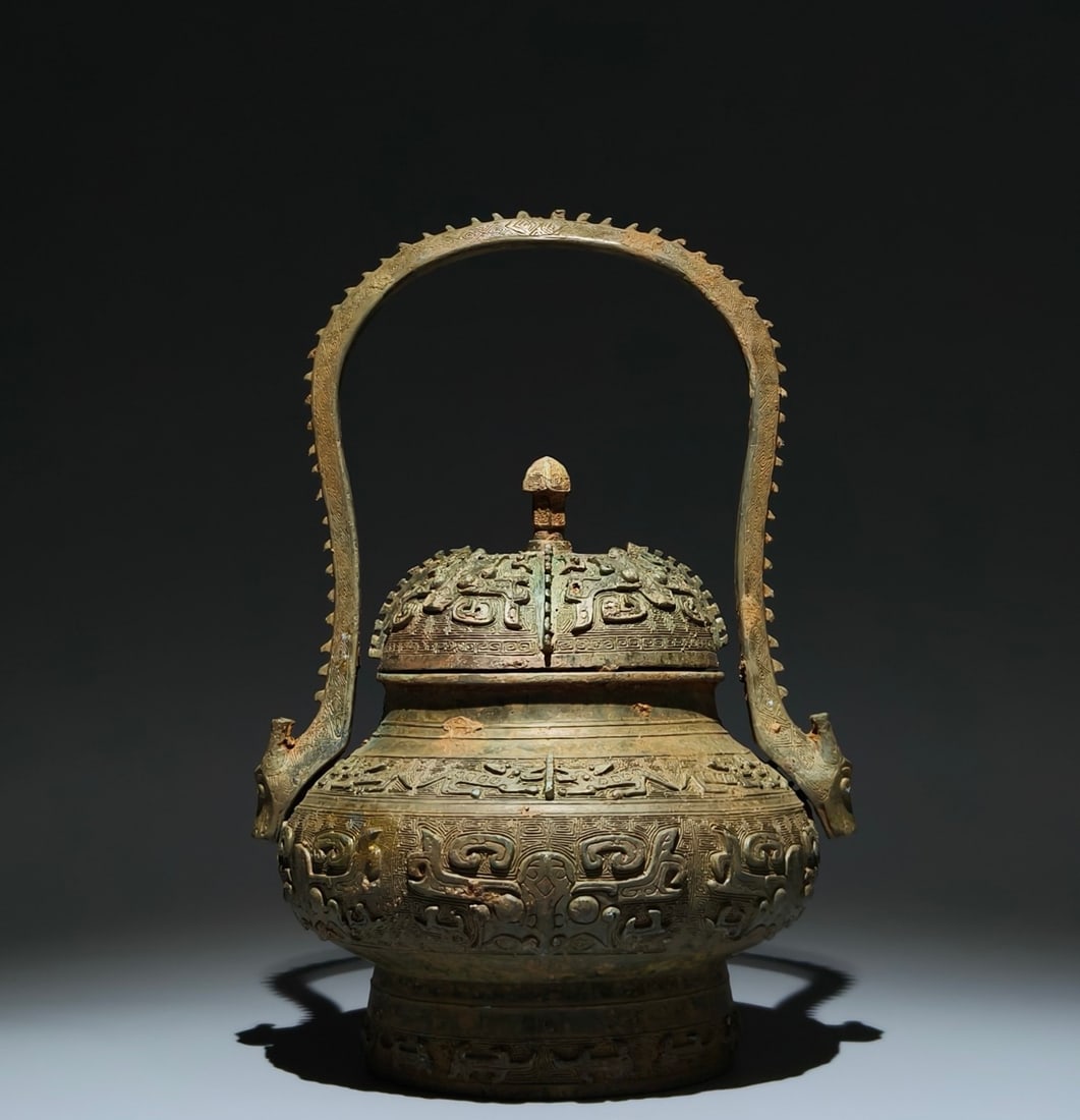 An Archaic Bronze Beast-Face Pattern Ewer (1 of 9)