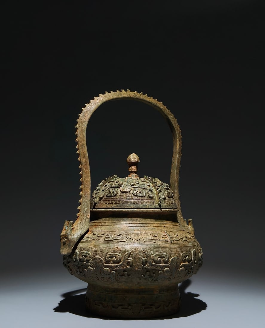 An Archaic Bronze Beast-Face Pattern Ewer - 5