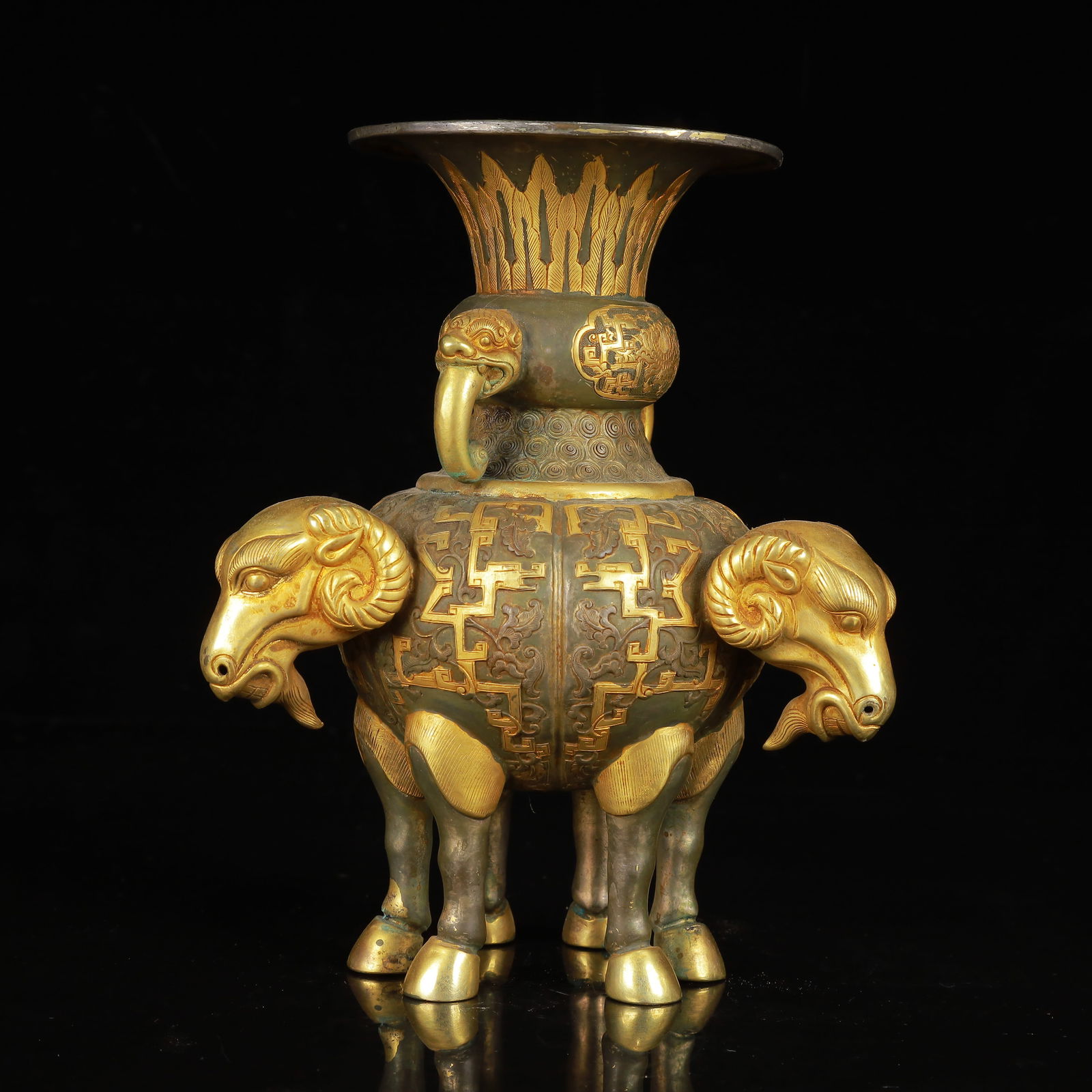 An Exquisite Gilt Silver Beast-Ears Sheep Cup: An Exquisite Gilt Silver Beast-Ears Sheep Cup,Tang Dynasty,China,Zhenguan Four-Character Mark,Size:6.3inx7.5in,Weight:600g 