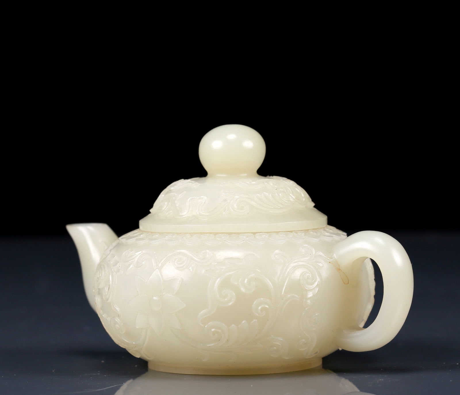 An Exquisite White Jade Lotus Pattern Teapot - 6