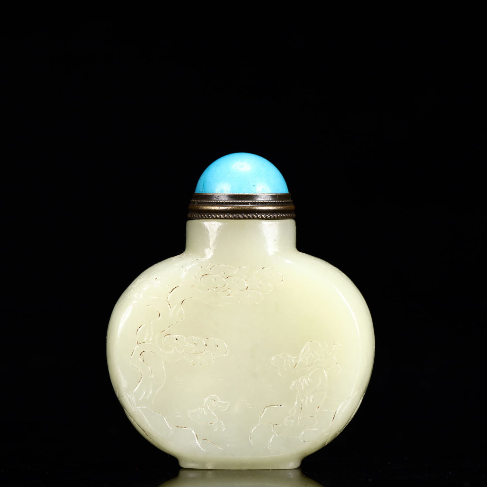 An Exquisite White Jade Figure Pattern Snuff Bottle,with poem: An Exquisite White Jade Figure Pattern Snuff Bottle,with poem,Qing Dynasty, China,Size:2inx0.8inx2.4in,Weight:123g 白玉人物纹鼻烟壶,带诗