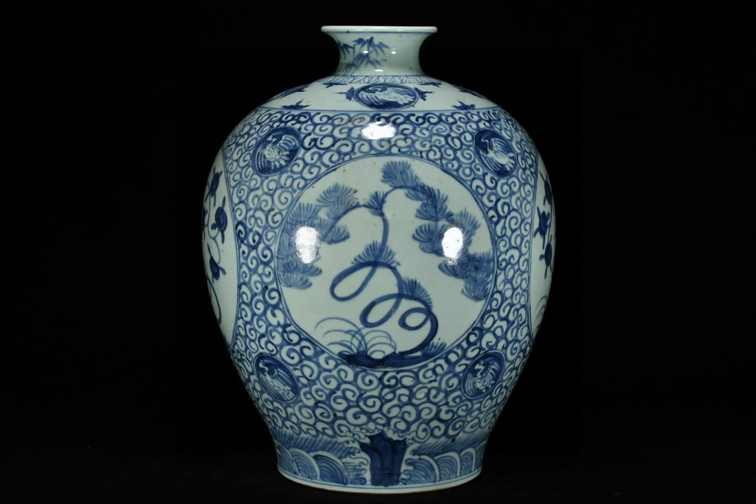 A Rare Blue and White Auspicious Cloud and Crane Pattern Jar: A Rare Blue and White Auspicious Cloud and Crane Pattern Jar,Ming Dynasty, China,Size:15.4inx12.2in 青花祥云鹤纹罐,中国明代