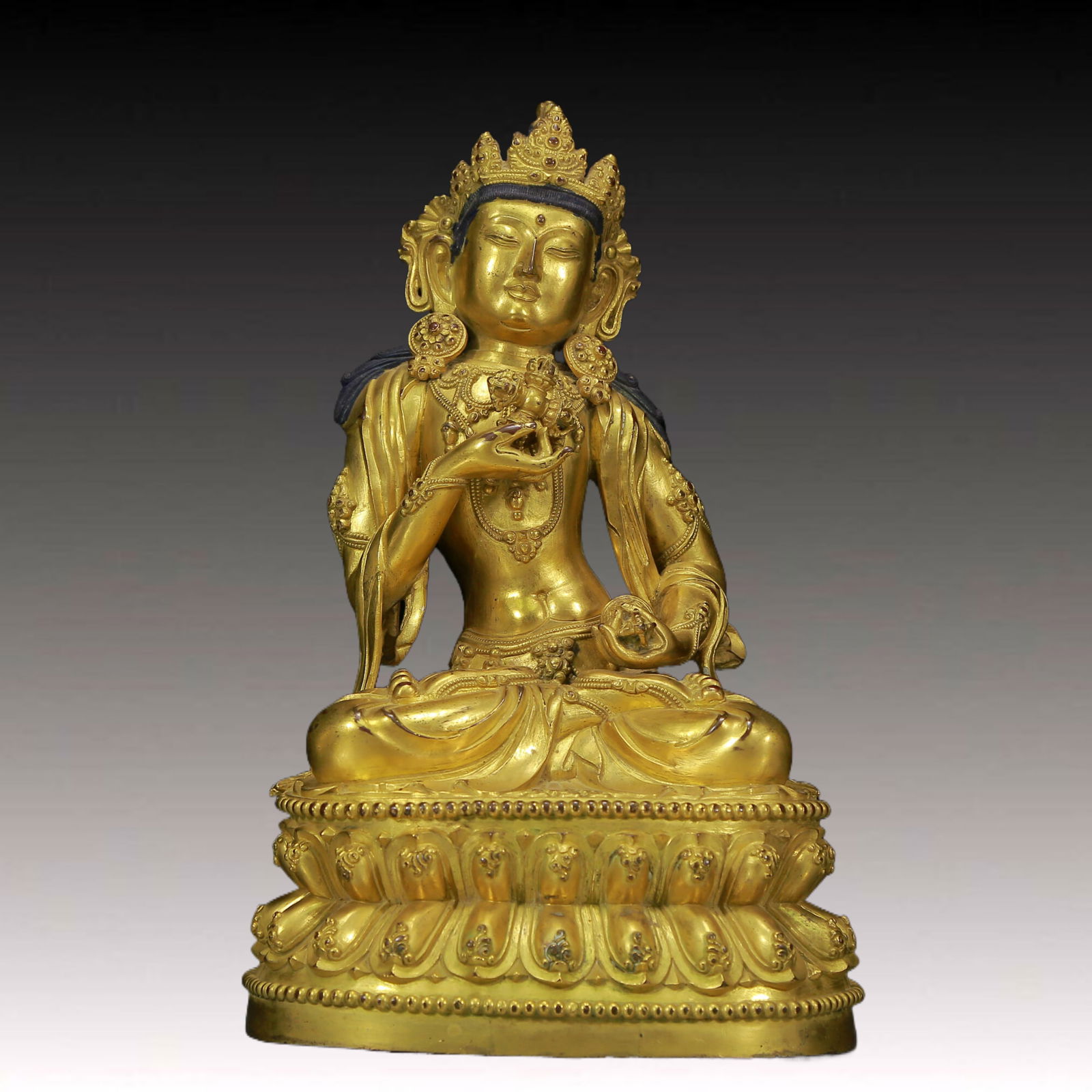 A Solemn Gilt Bronze Statue of Vajrasattva: A Solemn Gilt Bronze Statue of Vajrasattva,Ming Dynasty, China,Yongle Six-character Mark,Size: 7.1inx5.5inx11in,Weight:5215g 