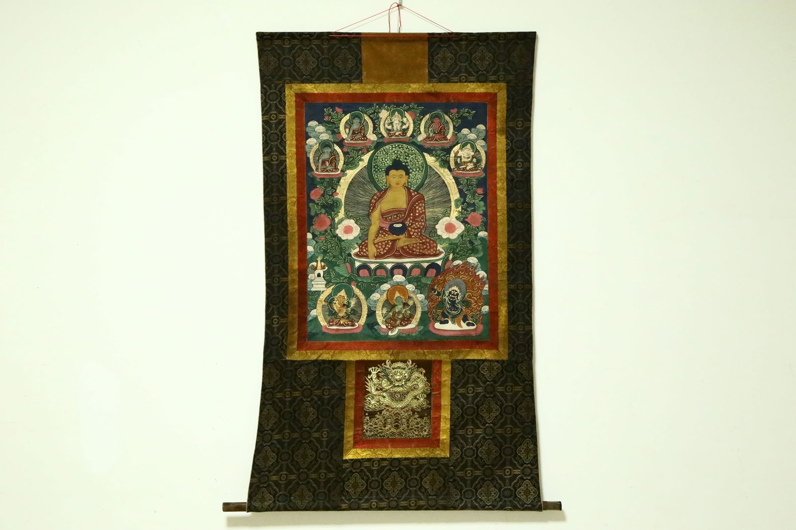 An Exquisite Brocade Painted Color Sakyamuni Tangka (1 of 11)