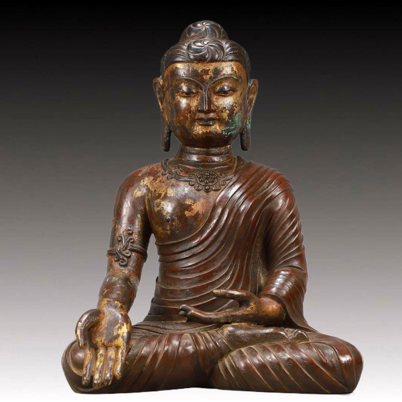 A Gorgeous Gilt-Bronze Figure Of Buddha Shakyamuni (1 of 11)
