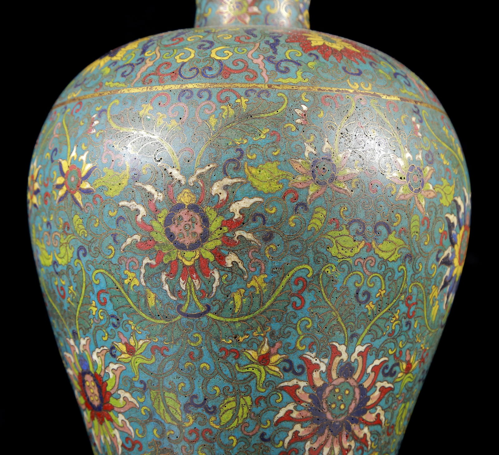 A Rare Cloisonne Flower Pattern Vase - 3
