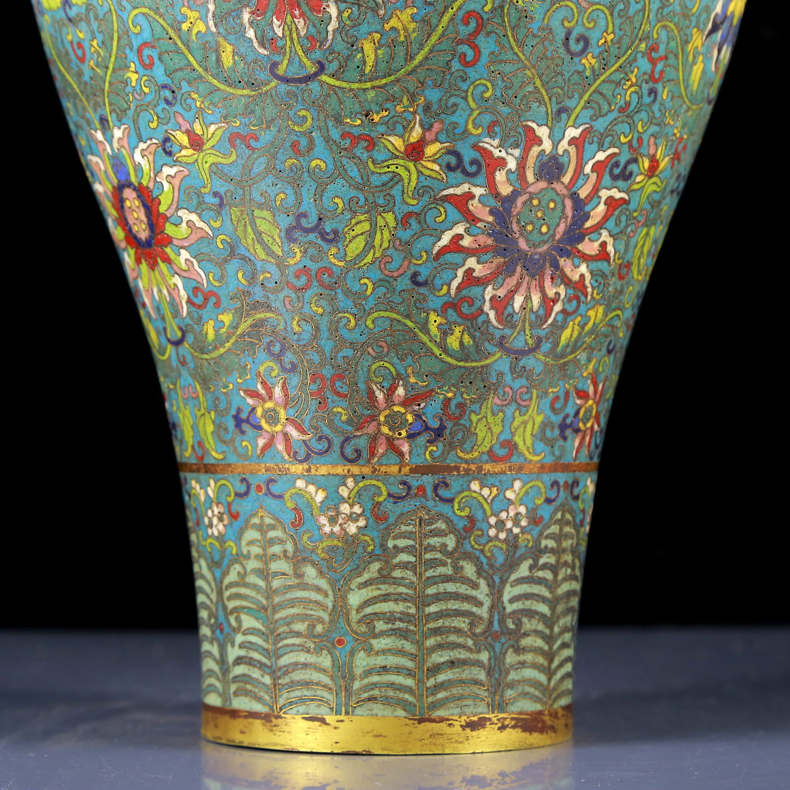 A Rare Cloisonne Flower Pattern Vase - 4