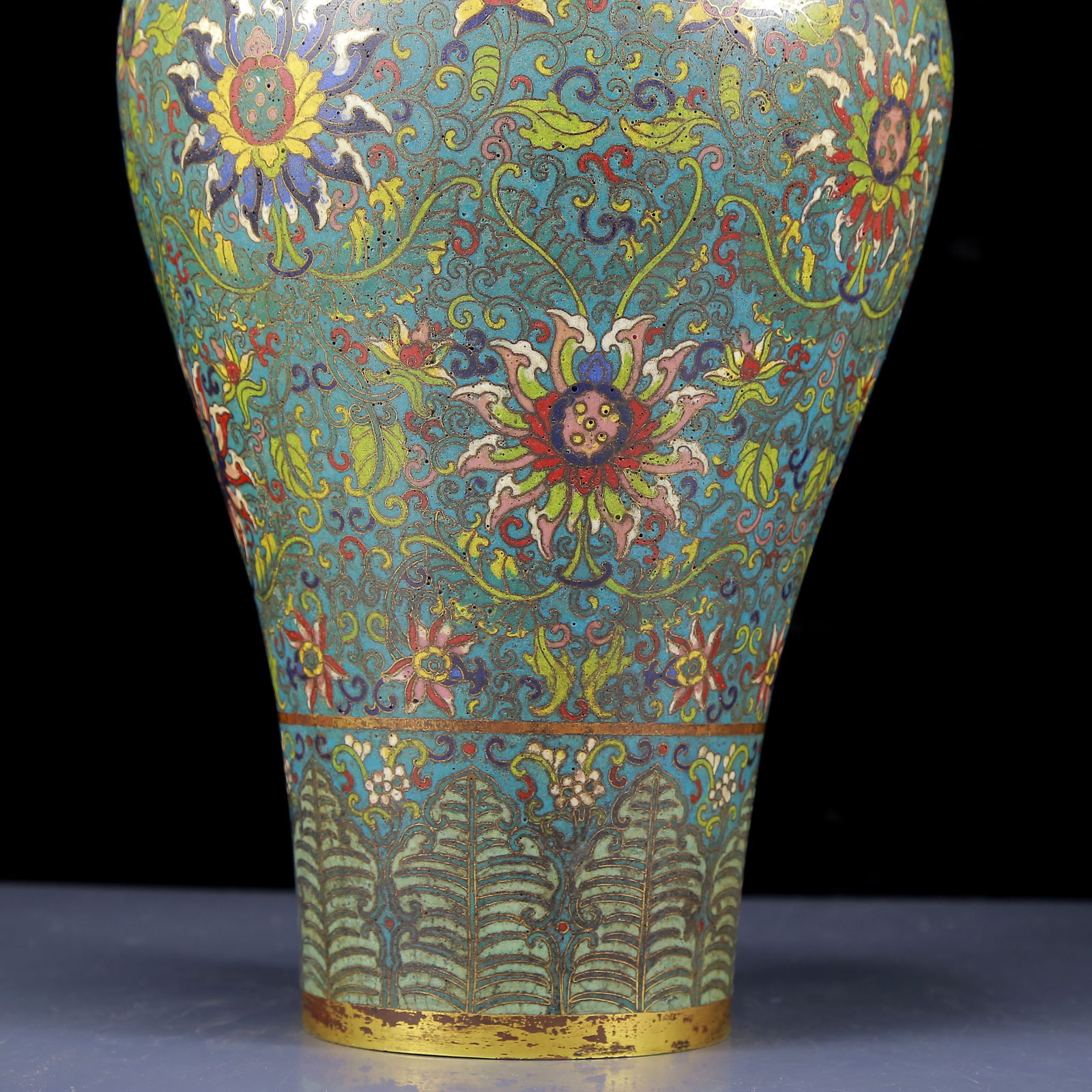 A Rare Cloisonne Flower Pattern Vase - 7