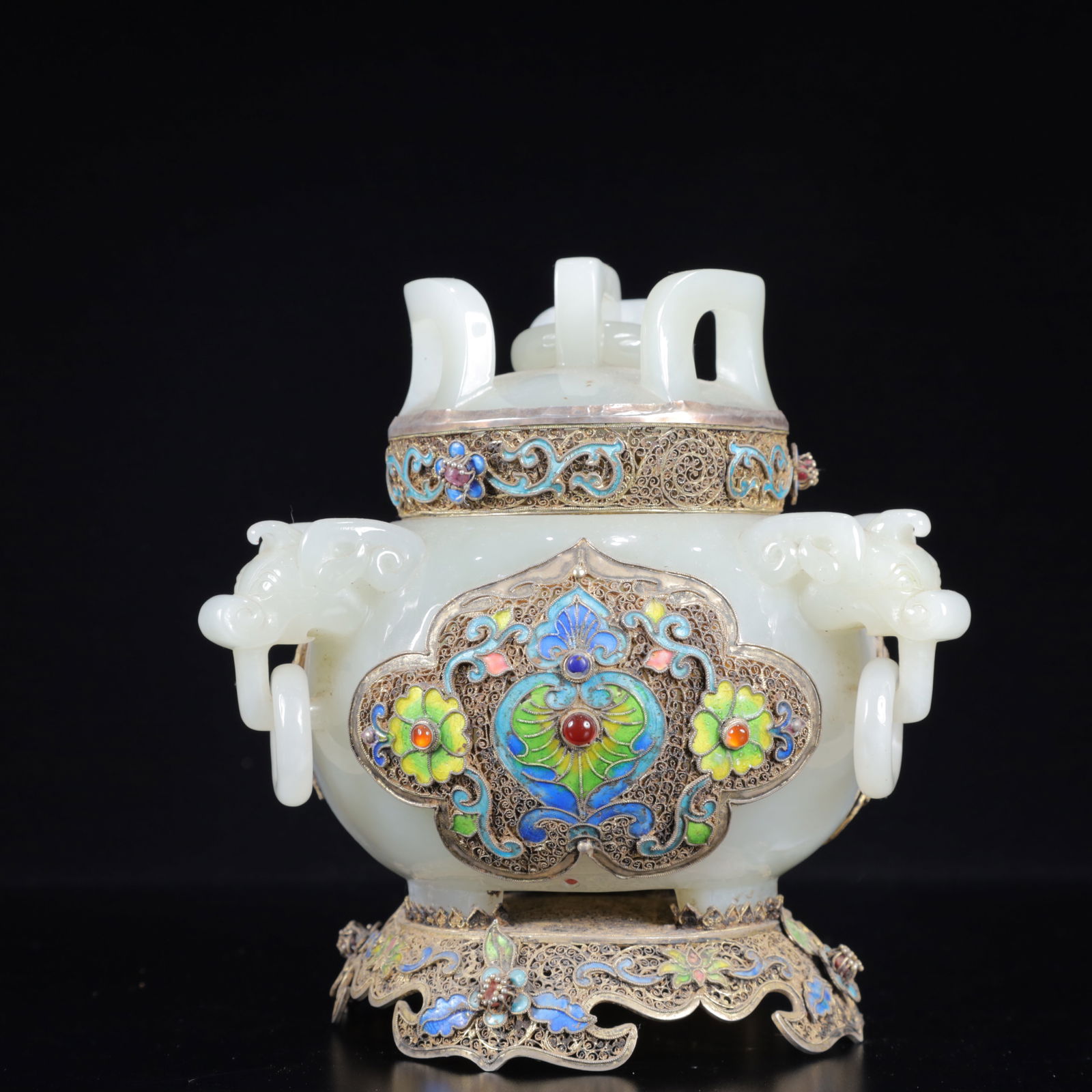 An Exquisite Silver-gilt Inlaid White Jade Flower Pattern Censer: An Exquisite Silver-gilt Inlaid White Jade Flower Pattern Censer,Qing Dynasty, China,Size:5.9inx5.9in,Weight:1500g 