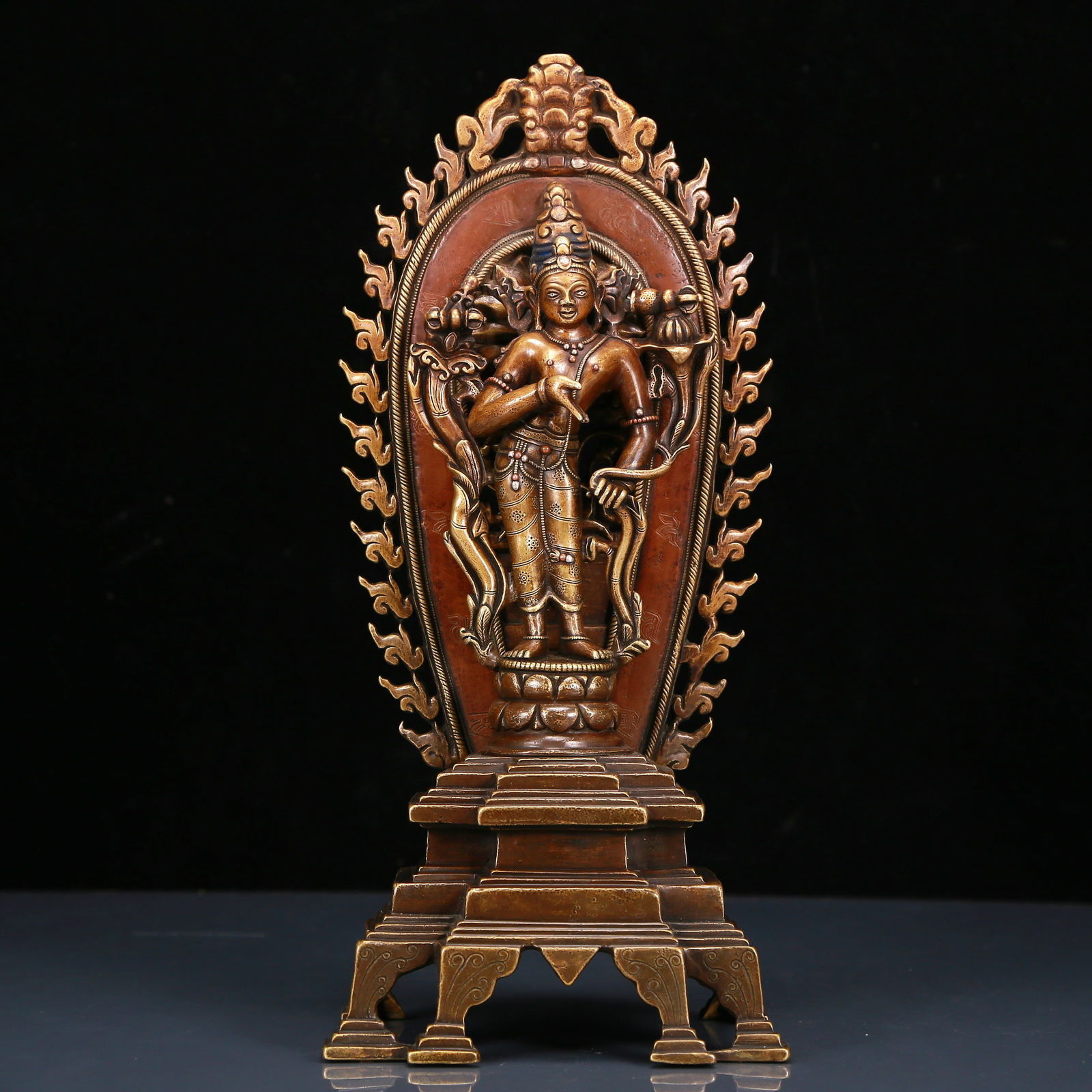 An Exquisite Alloy Copper lnlaid Gems Statue of Avalokitesvara: An Exquisite Alloy Copper lnlaid Gems Statue of Avalokitesvara,Ming Dynasty, China,Size:5.1inx3.9inx11.6in,Weight:2030g 