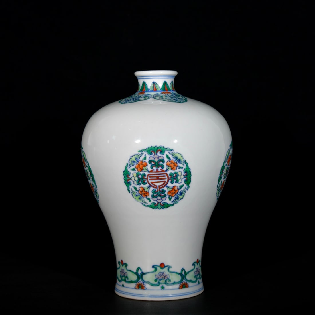 An Exquisite Doucai Flower Pattern Vase (1 of 9)