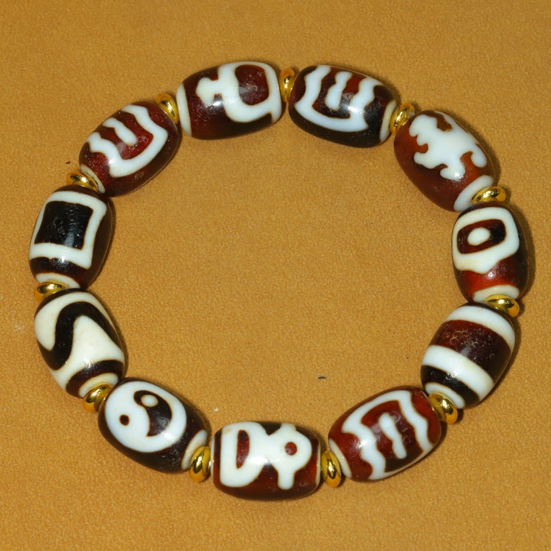 An Exquisite Dzi Bead Bracelets - 2