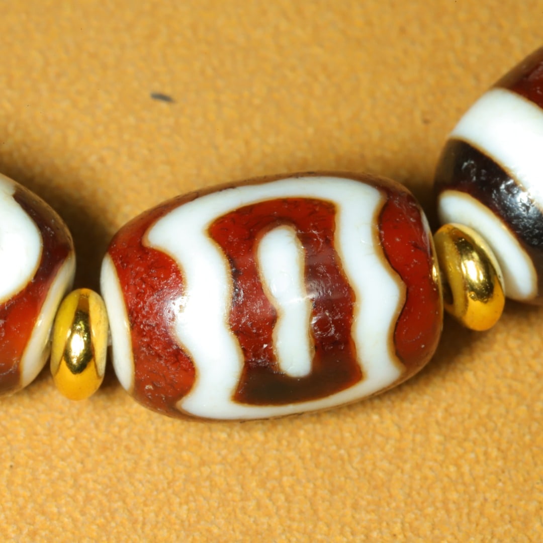 An Exquisite Dzi Bead Bracelets - 5