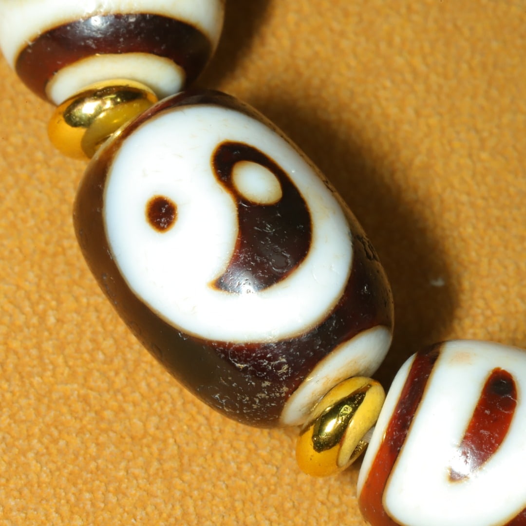 An Exquisite Dzi Bead Bracelets - 6