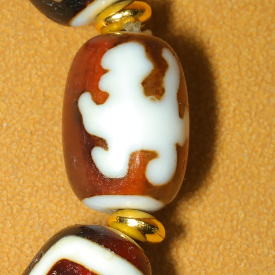 An Exquisite Dzi Bead Bracelets - 8