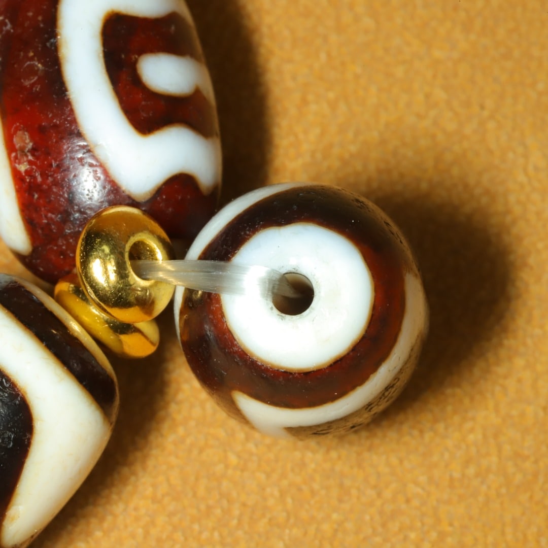 An Exquisite Dzi Bead Bracelets - 9