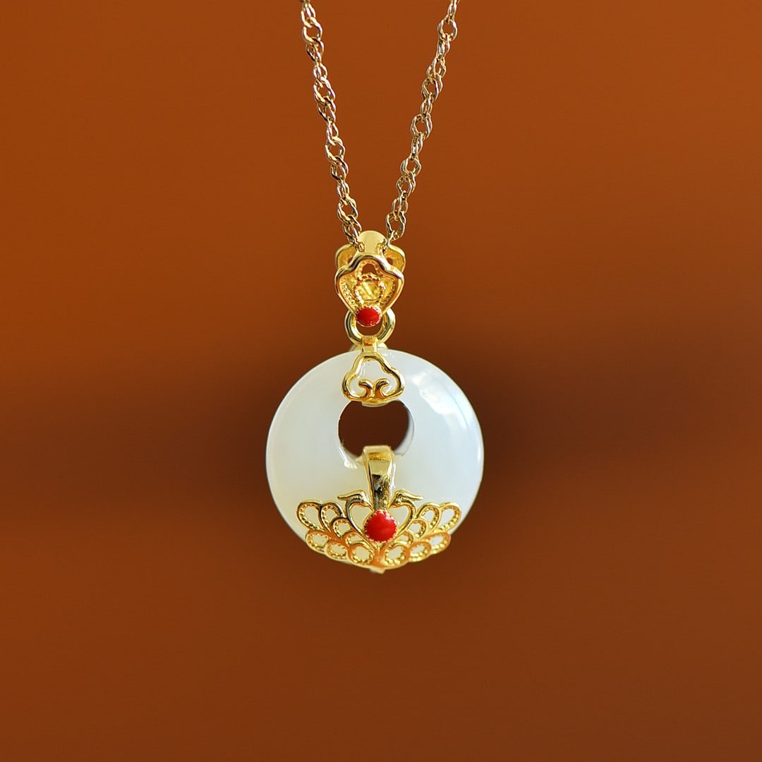 An Exquisite Sterling Silver-Gold Plated Inlaid White Jade Enamel Pendant: An Exquisite Sterling Silver-Gold Plated Inlaid White Jade Enamel Pendant,Size:15mmx15mm 纯银镀金镶白玉珐琅吊坠