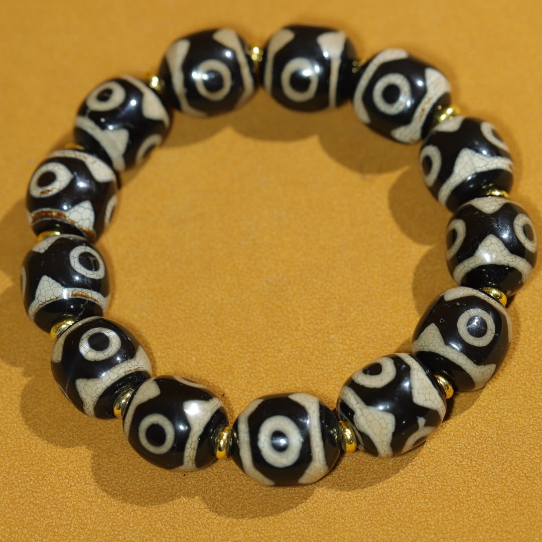 An Exquisite Dzi Bead Bracelets - 2