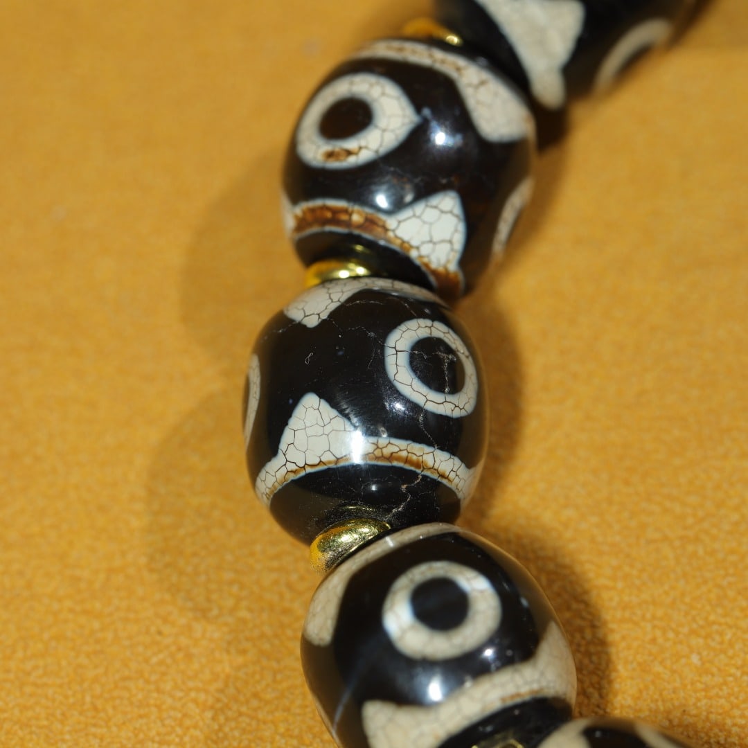 An Exquisite Dzi Bead Bracelets - 7