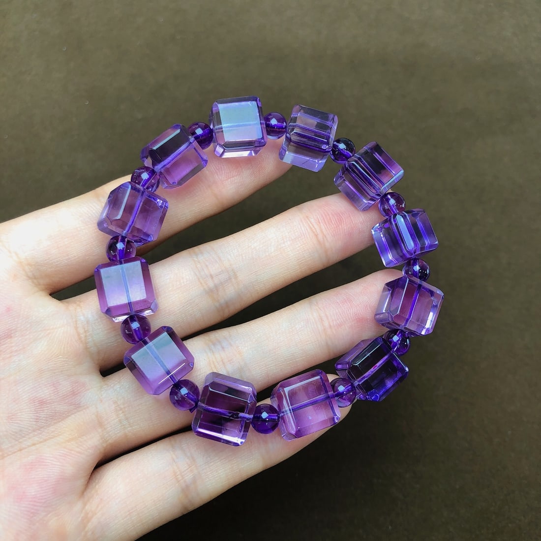 An Exquisite Crystal Bracelets: An Exquisite Crystal Bracelets,Size:10.6mmx10.6mm, Weight:36.2g 水晶手串