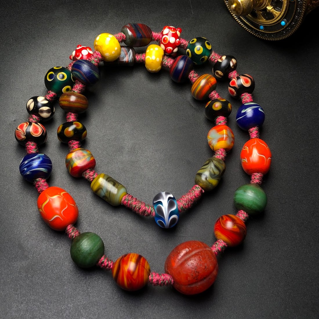 An Exquisite Glass Painted Color Necklace: An Exquisite Glass Painted Color Necklace,Size:11mm-22mm 琉璃彩绘项链