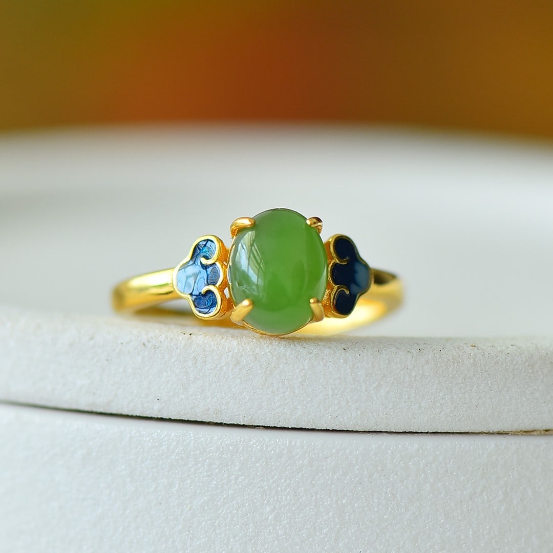 An Exquisite Sterling Silver-Gold Plated Inlaid Jasper Ring: An Exquisite Sterling Silver-Gold Plated Inlaid Jasper Ring 纯银镀金镶碧玉戒指