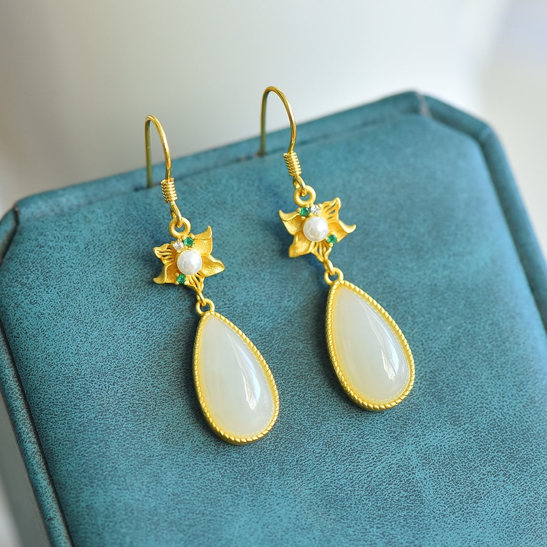 A Pair of Exquisite Sterling Silver-Gold Plated Inlaid White Jade Earrings,Inlaid Pearls: A Pair of Exquisite Sterling Silver-Gold Plated Inlaid White Jade Earrings,Inlaid Pearls,Size:8mmx16mm 