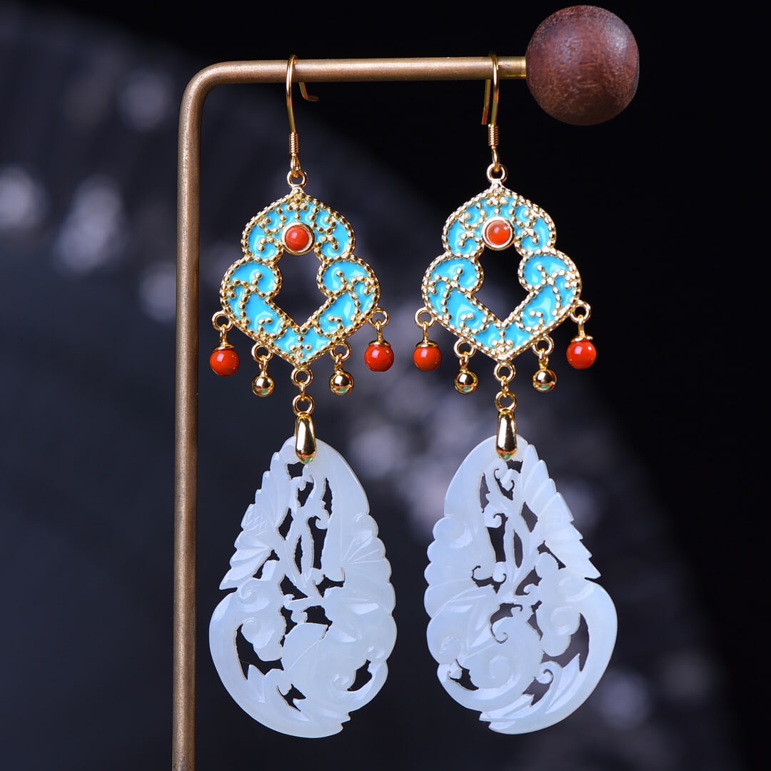 A Pair of Exquisite Sterling Silver-Gold Plated Inlaid White Jade Earrings: A Pair of Exquisite Sterling Silver-Gold Plated Inlaid White Jade Earrings,Size:25mmx37mm 一对纯银镀金镶白玉耳环