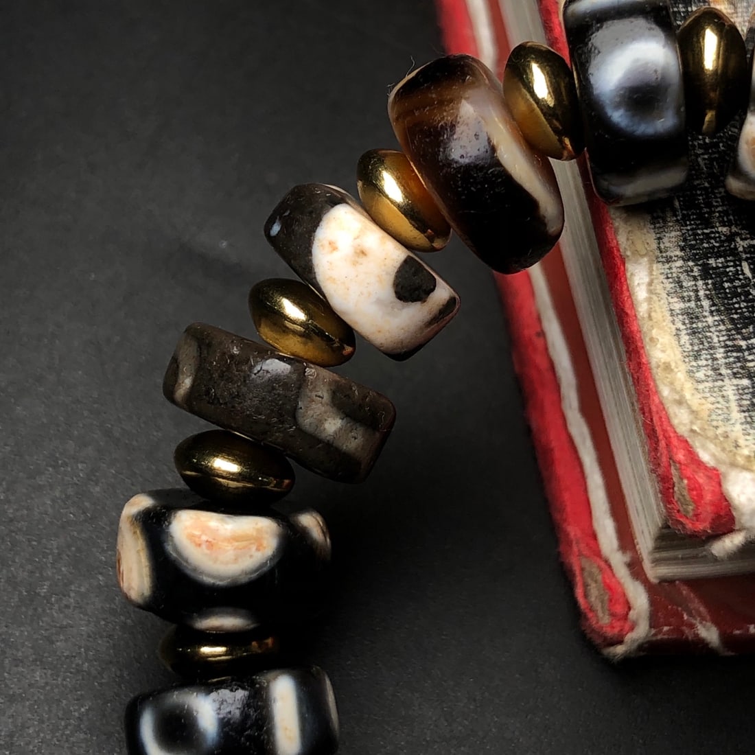 An Exquisite Dzi Bead Bracelets - 8
