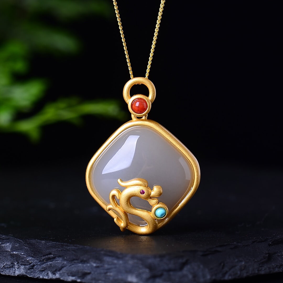 An Exquisite Sterling Silver-Gold Plated Inlaid White Jade Pendant: An Exquisite Sterling Silver-Gold Plated Inlaid White Jade Pendant,Size:20mmx20mm 纯银镀金镶白玉吊坠