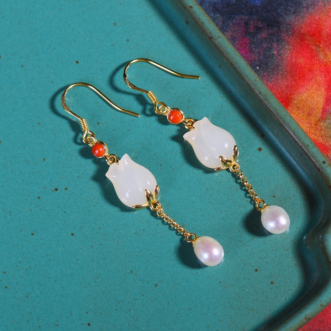 A Pair of Exquisite Sterling Silver-Gold Plated Inlaid White Jade Earrings,Inlaid Pearl: A Pair of Exquisite Sterling Silver-Gold Plated Inlaid White Jade Earrings,Inlaid Pearl,Size:9mmx12mm 