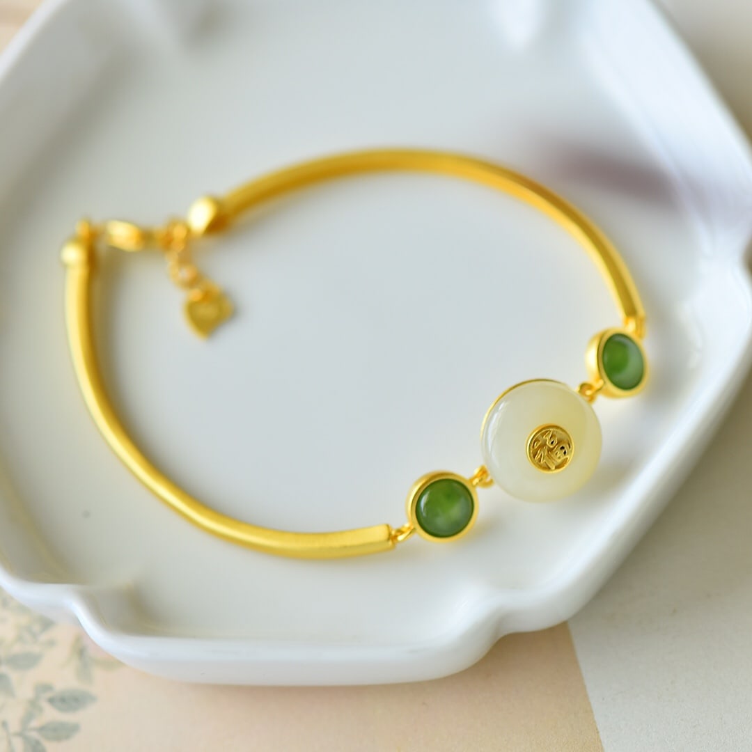 An Exquisite Sterling Silver-Gold Plated Inlaid White Jade Bracelets,Inlaid Jasper: An Exquisite Sterling Silver-Gold Plated Inlaid White Jade Bracelets,Inlaid Jasper,Size:13mmx13mm 纯银镀金镶白玉手镯,嵌碧玉