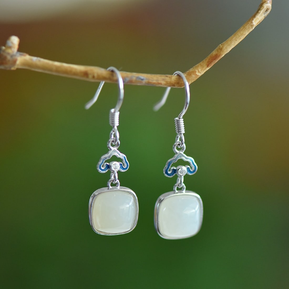 A Pair of Exquisite Sterling Silver Inlaid White Jade Earrings: A Pair of Exquisite Sterling Silver Inlaid White Jade Earrings,Size:8mmx8mm 一对纯银镶白玉耳环
