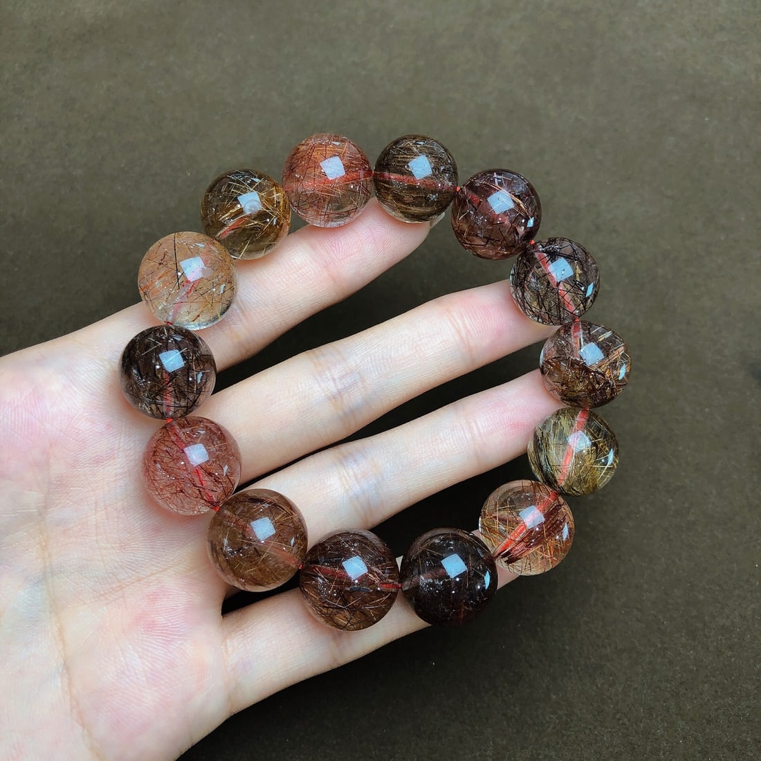 An Exquisite Crystal Bracelets: An Exquisite Crystal Bracelets,Size:16.7mm, Weight:86.6g 水晶手串