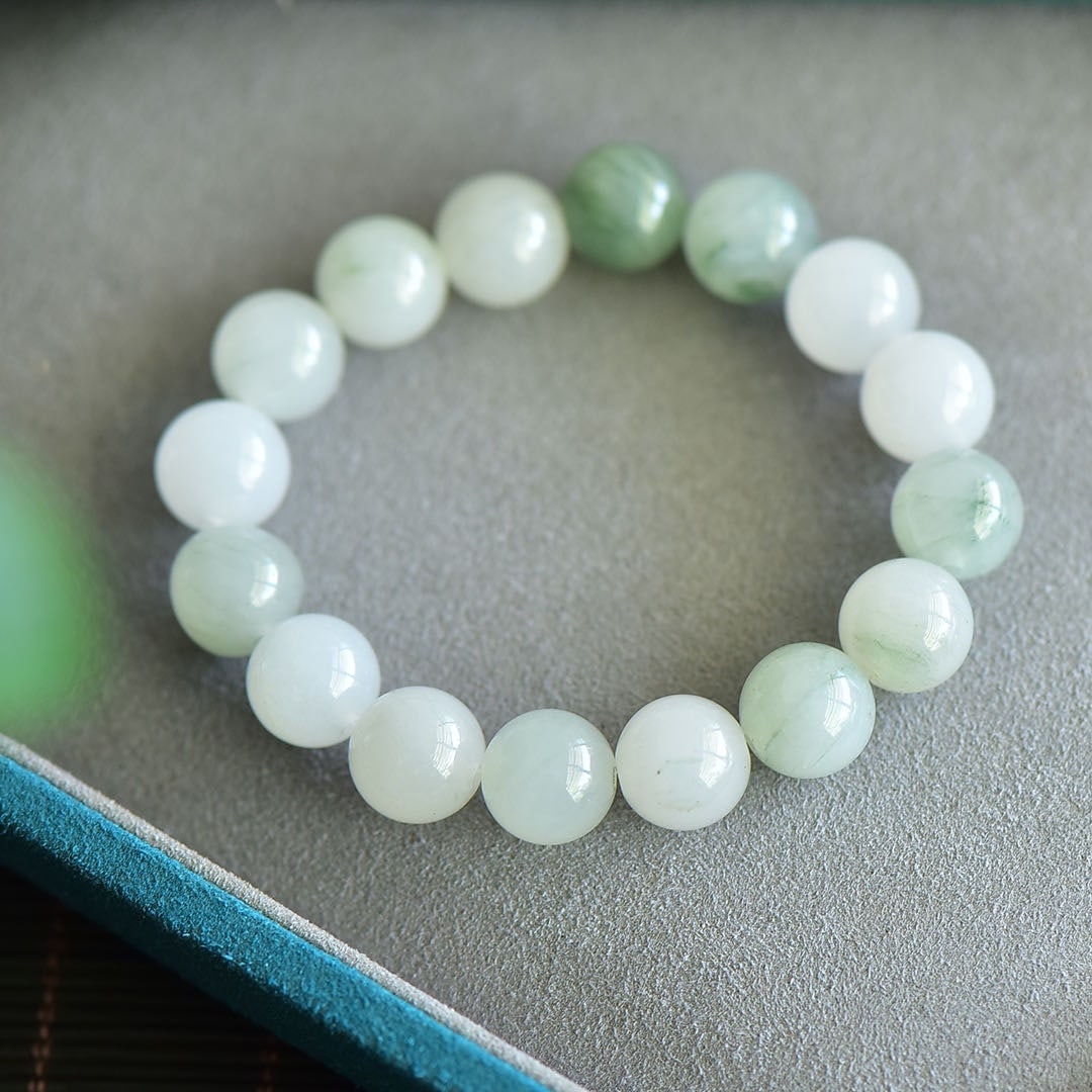 An Exquisite White Jade Bracelets - 2