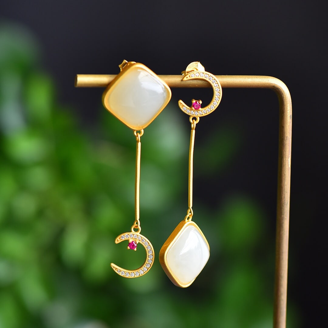 A Pair of Exquisite Sterling Silver-Gold Plated Inlaid White Jade Earrings: A Pair of Exquisite Sterling Silver-Gold Plated Inlaid White Jade Earrings,Size:12mmx12mm 一对纯银镀金镶白玉耳环